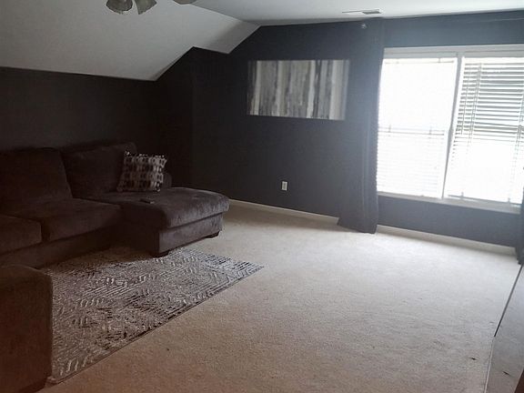 5th image of 8495 Farley Ave