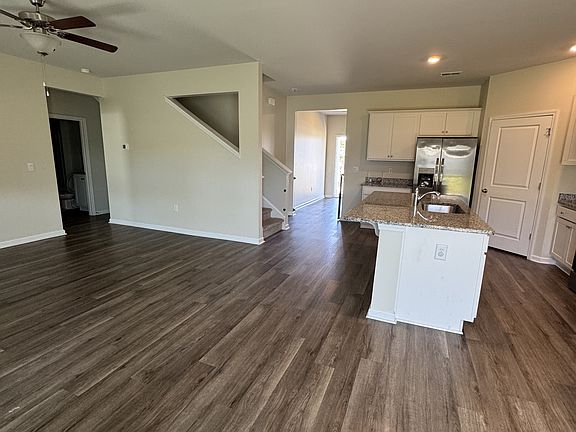5th image of 128 Shucking St