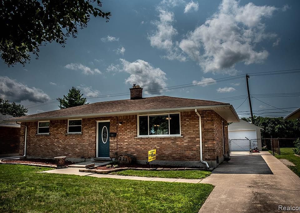 1st image of 221 Donnalee Dr