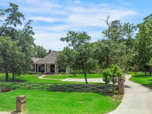 114 Daniel Ln, New Iberia, LA 70563