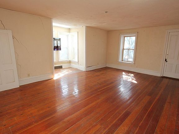 2nd image of 2704 Woodrow Ct