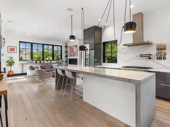 93 Ottar Aly, Columbus, OH 43201