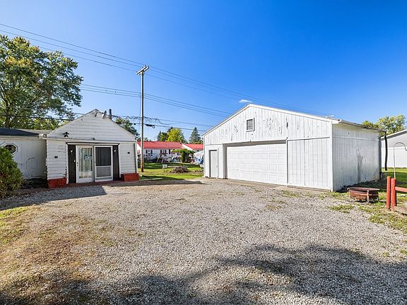 3rd image of 757 Belmont Ave