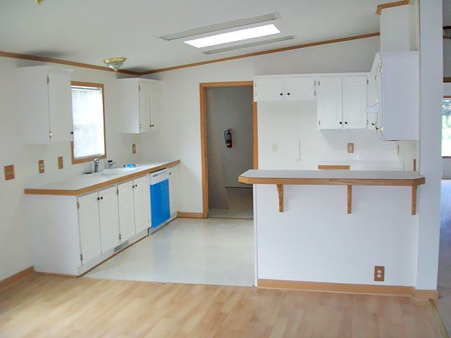 2nd image of 132 Carmell St
