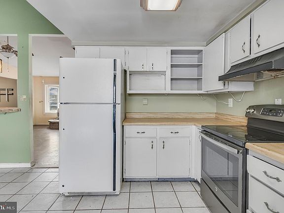 5th image of 15700 Perkins Ln