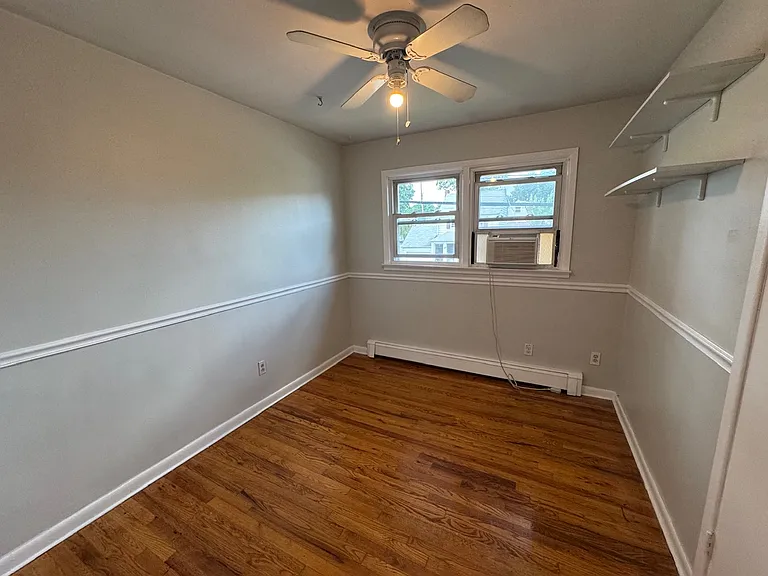 Kingsland Ln — Photo 11