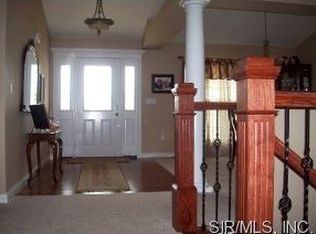 2069 Steinkoenig School Rd, Highland, IL 62249