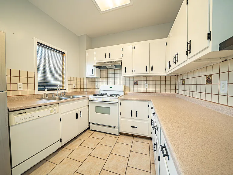 112 Prospect St #2 — Photo 7