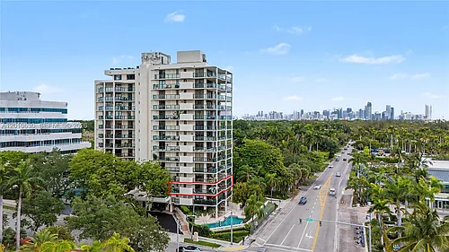 2575 S Bayshore Dr #4A Photo 1