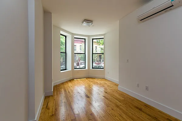 Rented by Nooklyn NYC LLC | media 30
