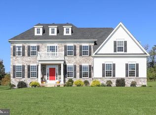 213 Winterberry Ln, Chalfont, PA 18914