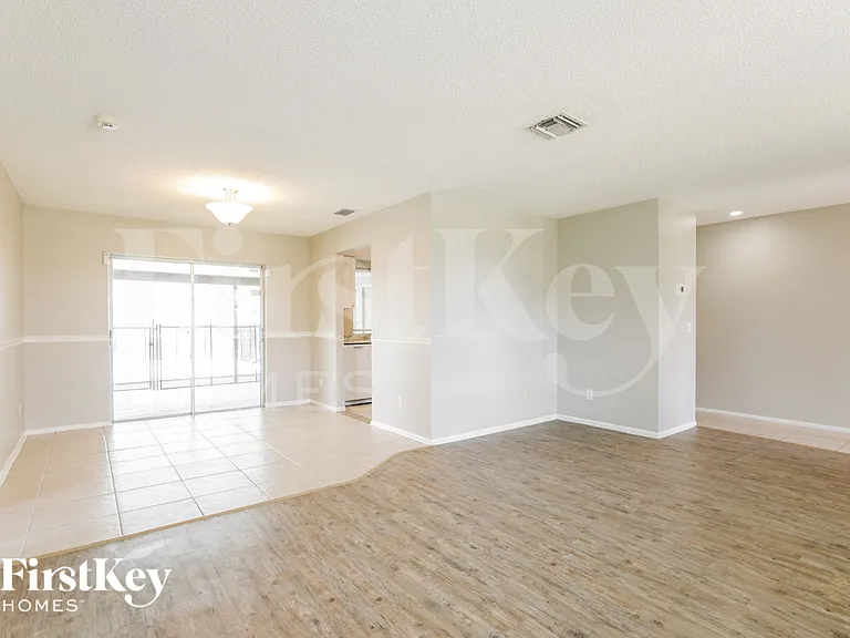 603 Wildwood Pkwy — Photo 4