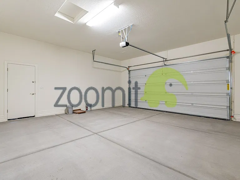 19407 W Seldon Ln — Photo 27