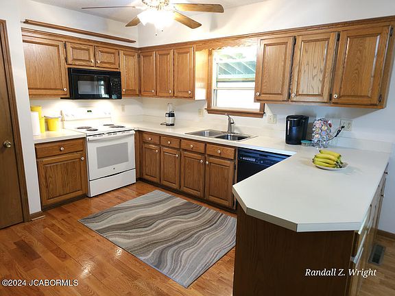 3rd image of 1904 Vieth Dr