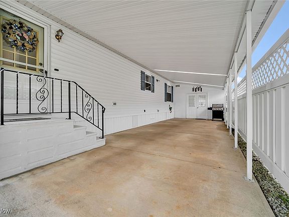 5th image of 44 Periwinkle Dr