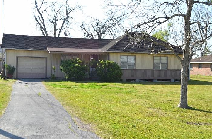 Front of home with porch