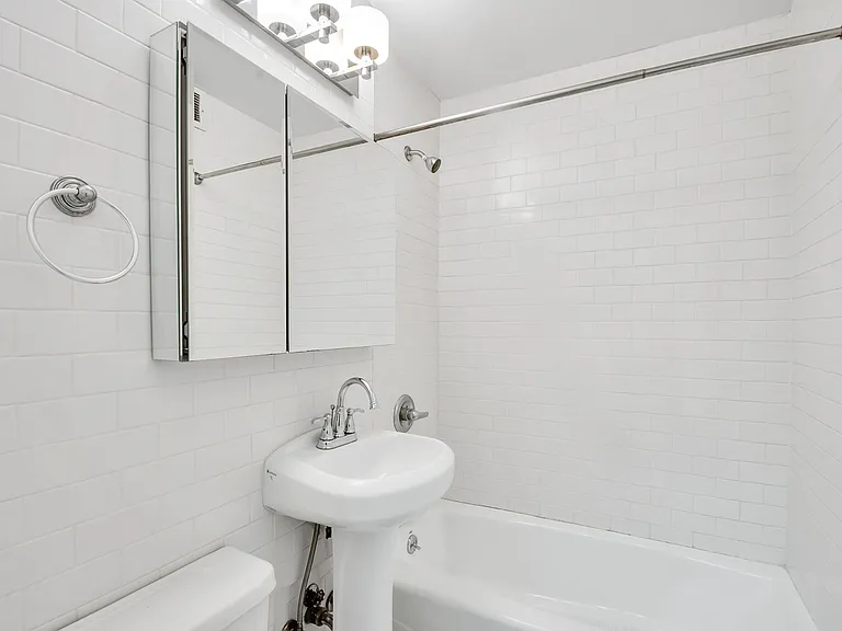 426 W 49th St #2B — Photo 6