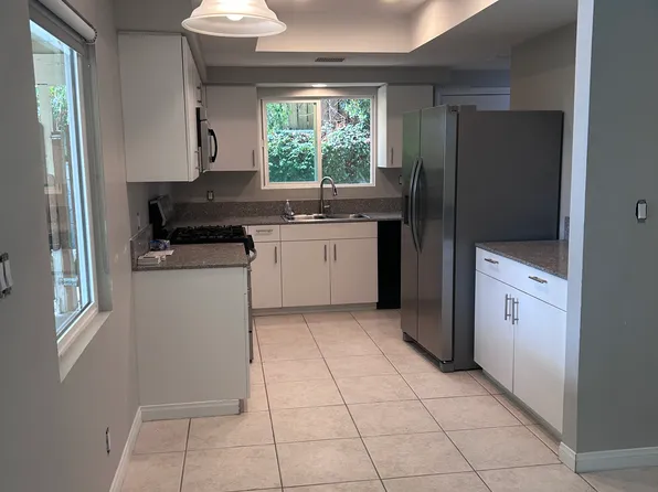 44447 San Carlos Ave #B, Palm Desert, CA 92260