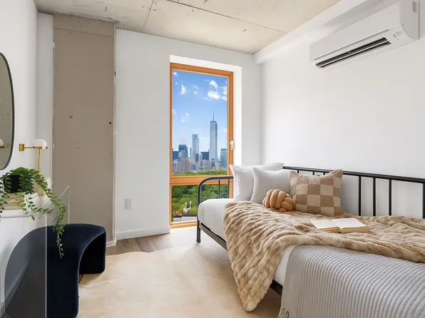 540 Graham Avenue image 7 of 16