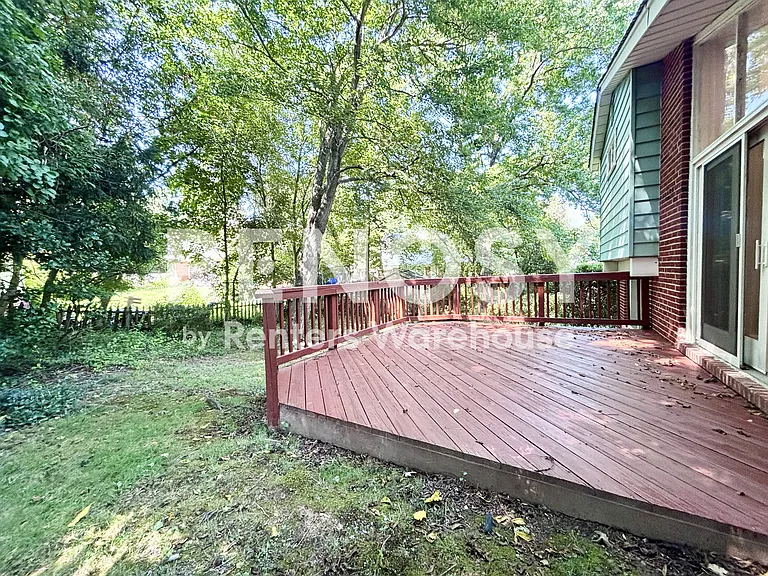 10812 Lombardy Rd — Photo 31