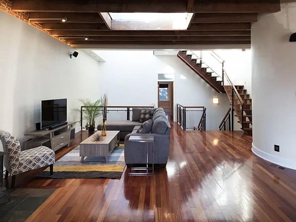 4th image of 27 Saint Marys Ct #1