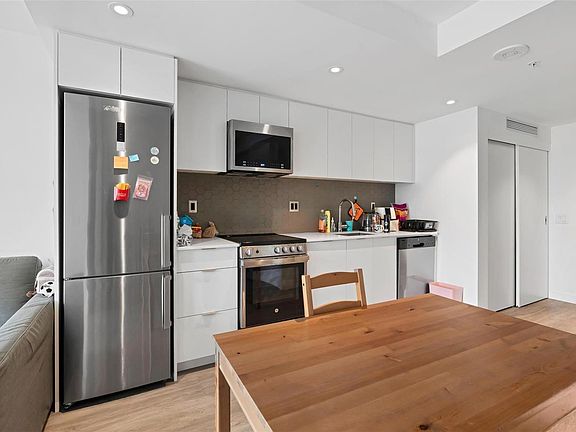 5th image of 845 Johnson St #503