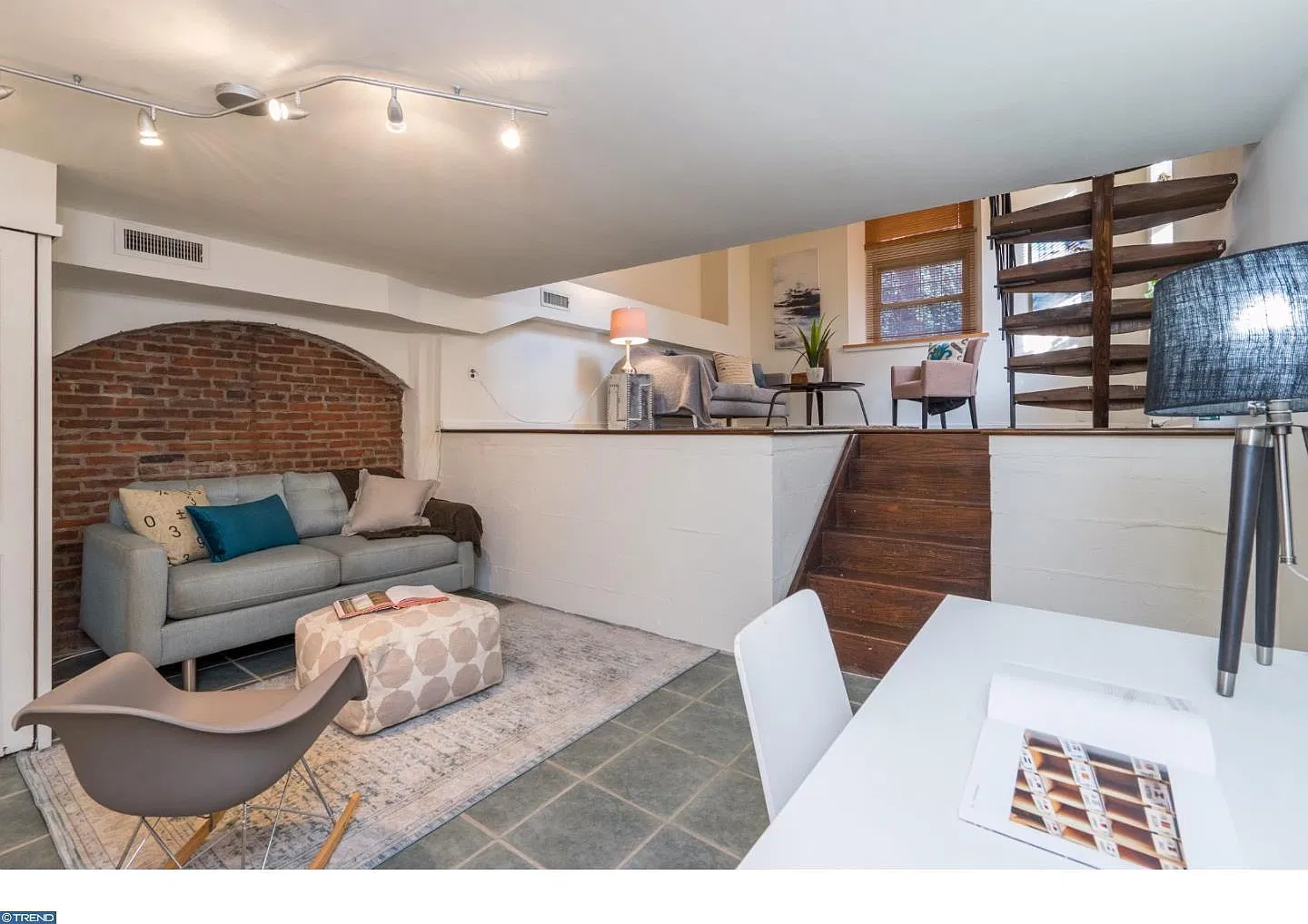 1 bed, 1.5 bath, 1400 sqft, $2,100 — Photo 2