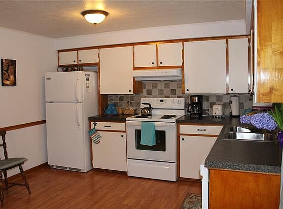 Another view of the kitchen