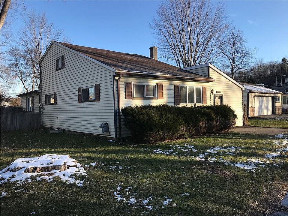 1st image of 6057 Lakeview Cres