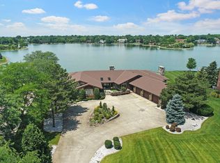 10 Watergate Dr, South Barrington, IL 60010