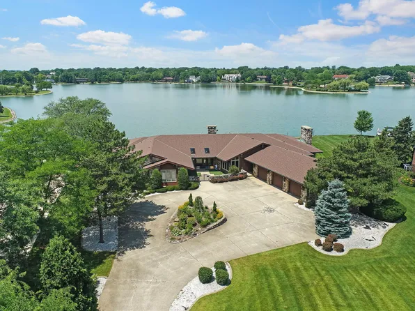 10 Watergate Dr, South Barrington, IL 60010