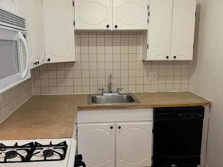 4696 Tarryton Ct S #2J — Photo 17