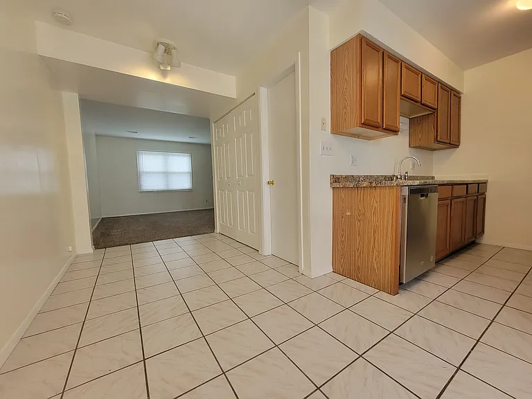 Kitchen / Dining Area