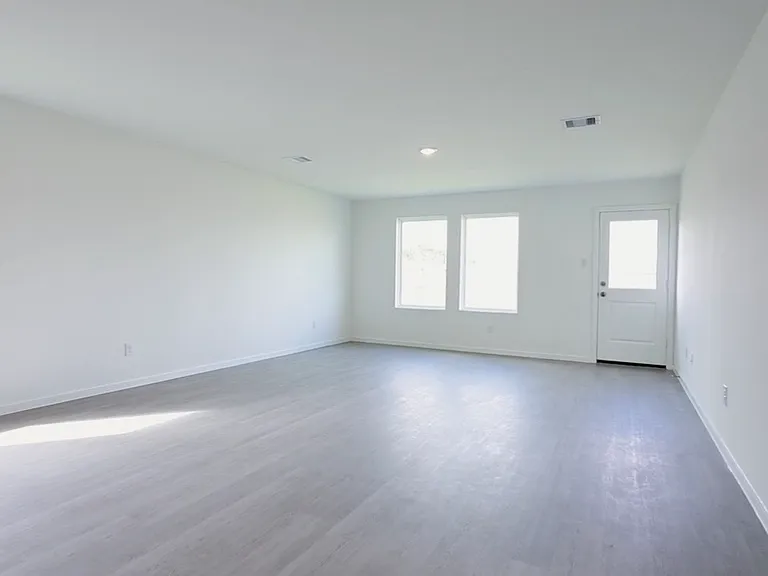 1614 Westland Ln — Photo 1