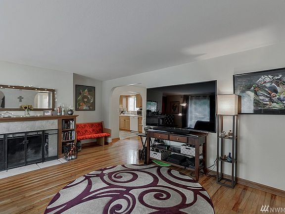 4th image of 8804 59th Ave SW