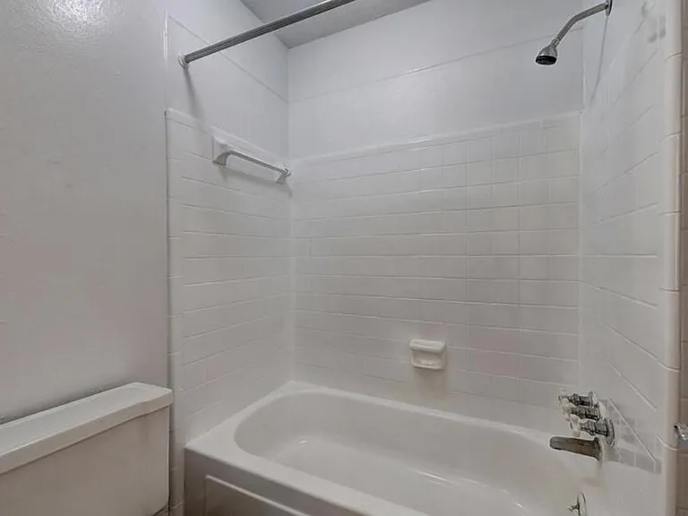 2322 Dunlavy St #6 — Photo 4