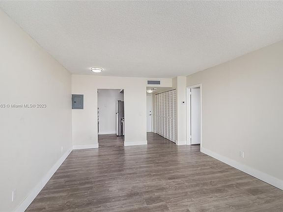 4th image of 2020 NE 135th St APT 308