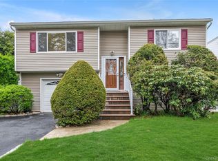 17 Horton Drive, Huntington Station, NY 11746