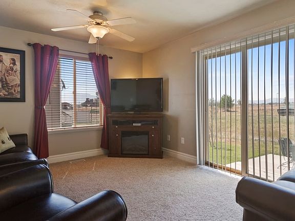 3rd image of 39 E Argyle Way
