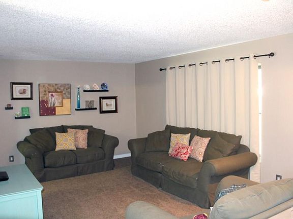 3rd image of 6 Briargate Pl