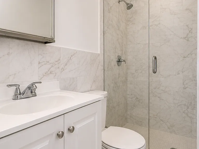 41 Henry St #6 — Photo 5