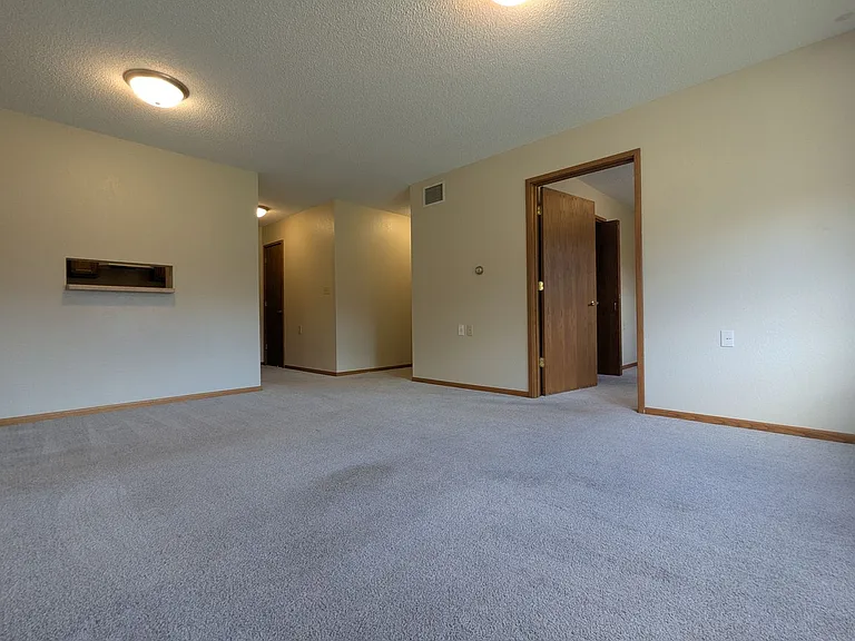 1100 Grove St — Photo 26