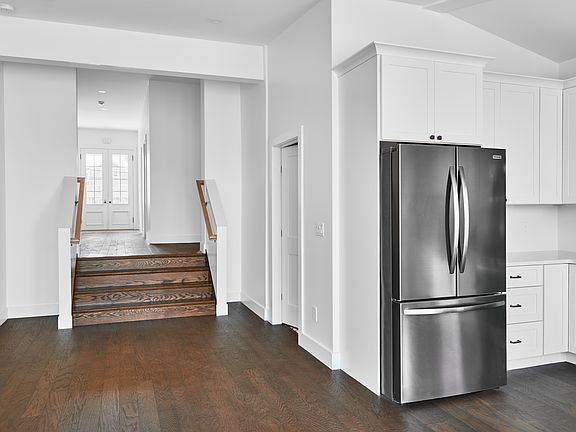 2nd image of 72-74 Green St #72A