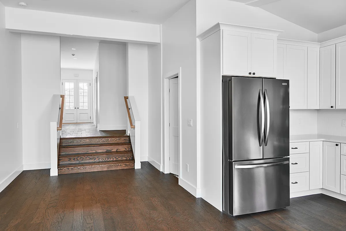 Building Photo - 72-74 Green St #72A