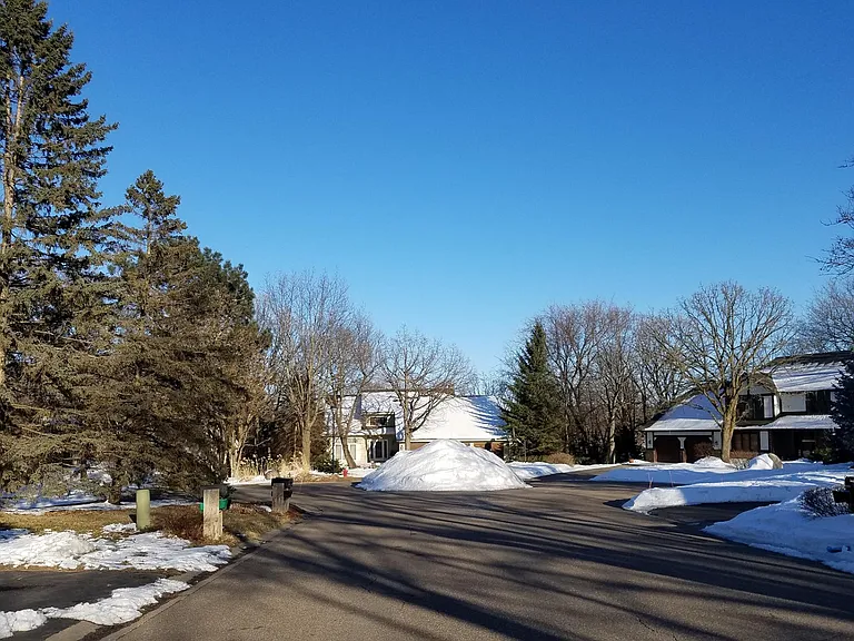Hallmark Ct — Photo 21
