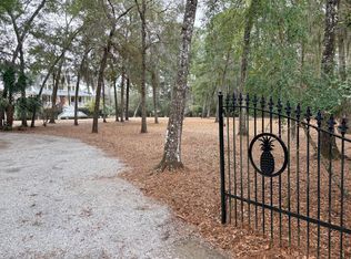 8970 Palmetto Rd, Edisto Island, SC 29438