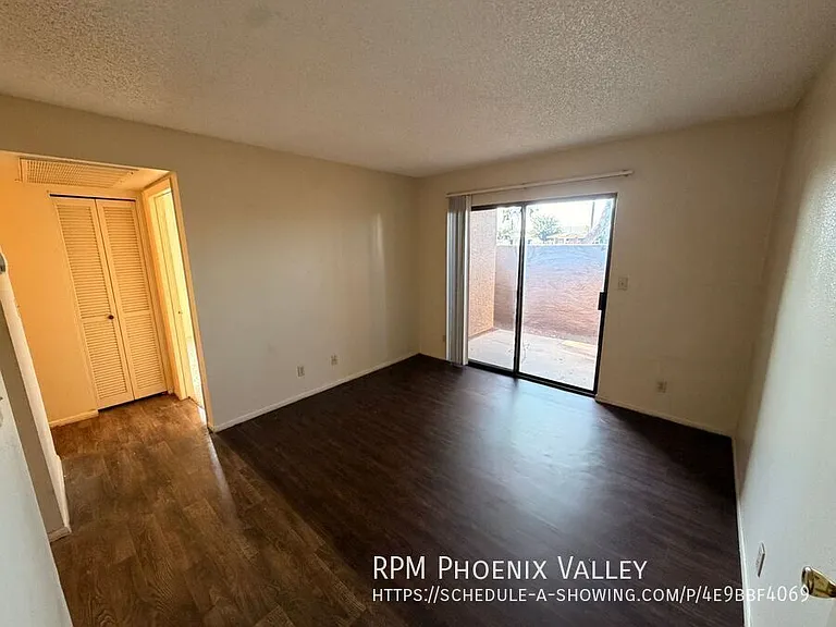 Parkside Apartments — Photo 17
