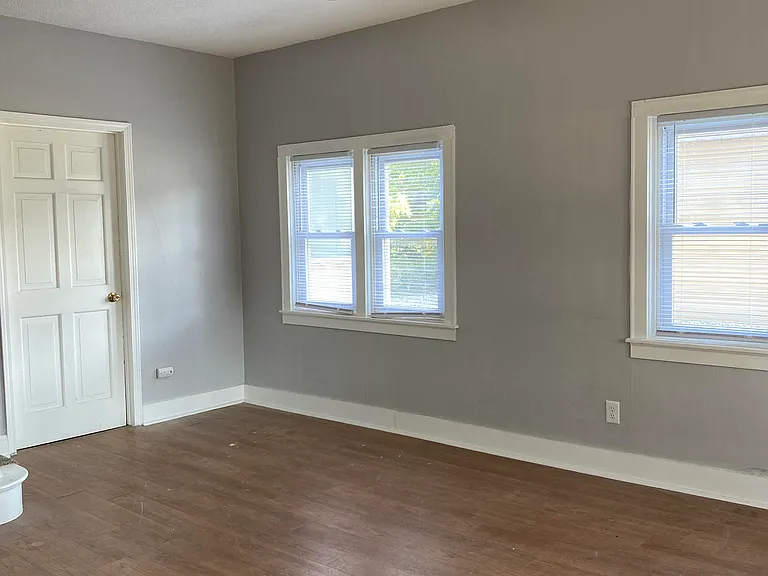 410 S Center St — Photo 3