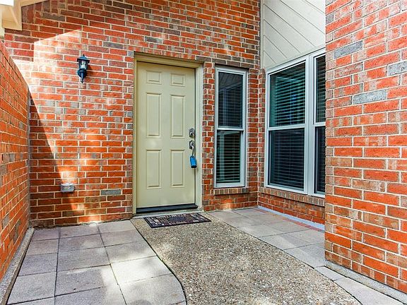 4th image of 943 Cedarland Blvd