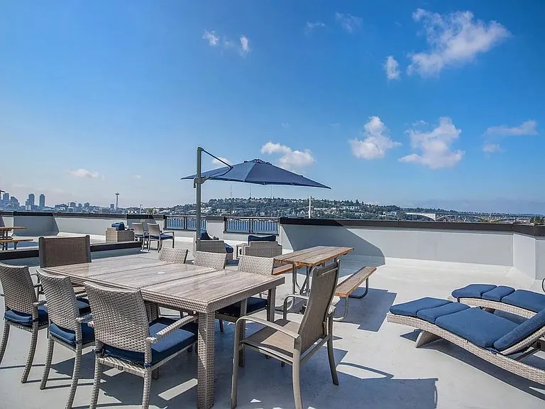 Remi Apartments — Photo 7